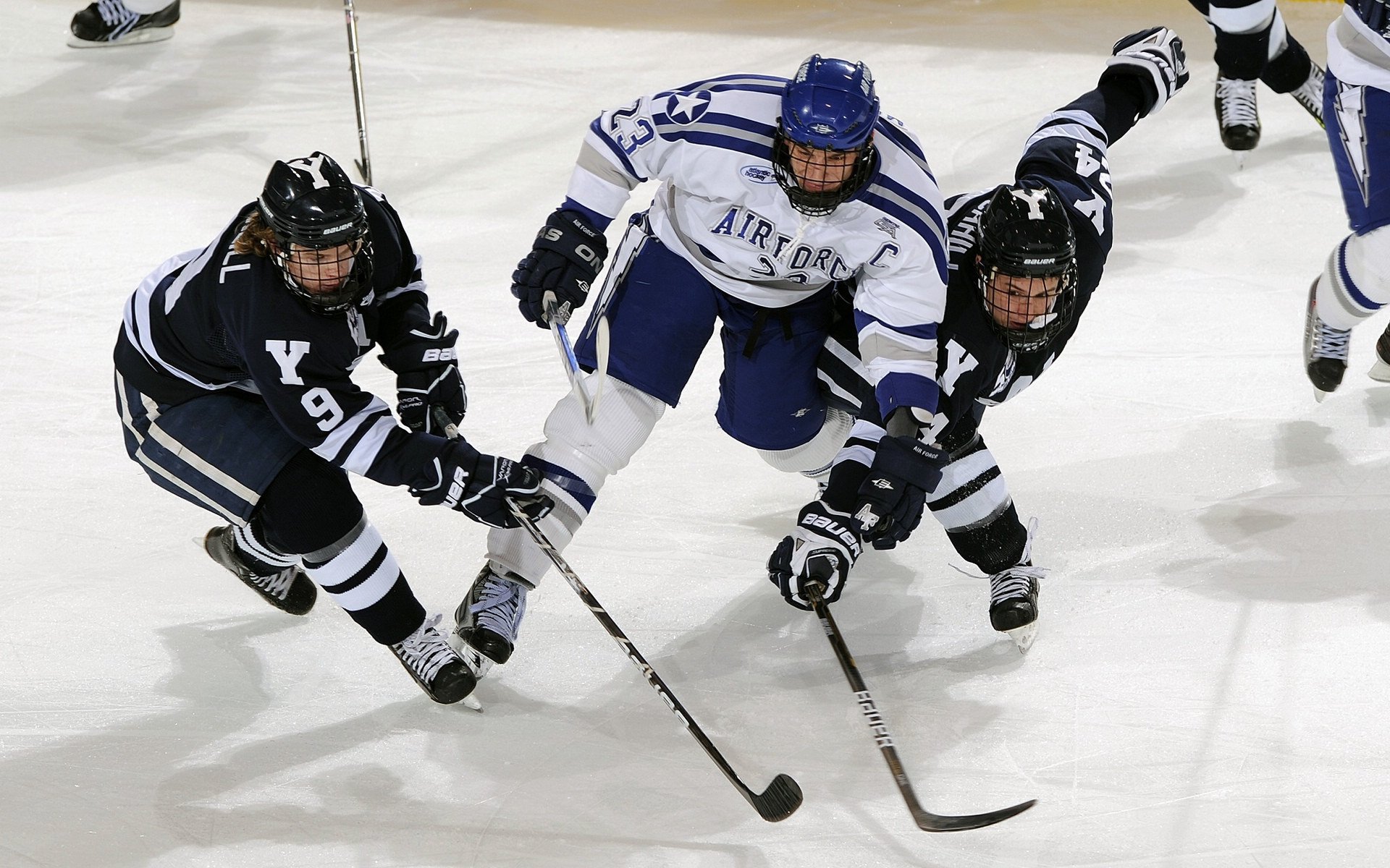 足球青训体系是否需借鉴国外先进经验，足球青训训练内容