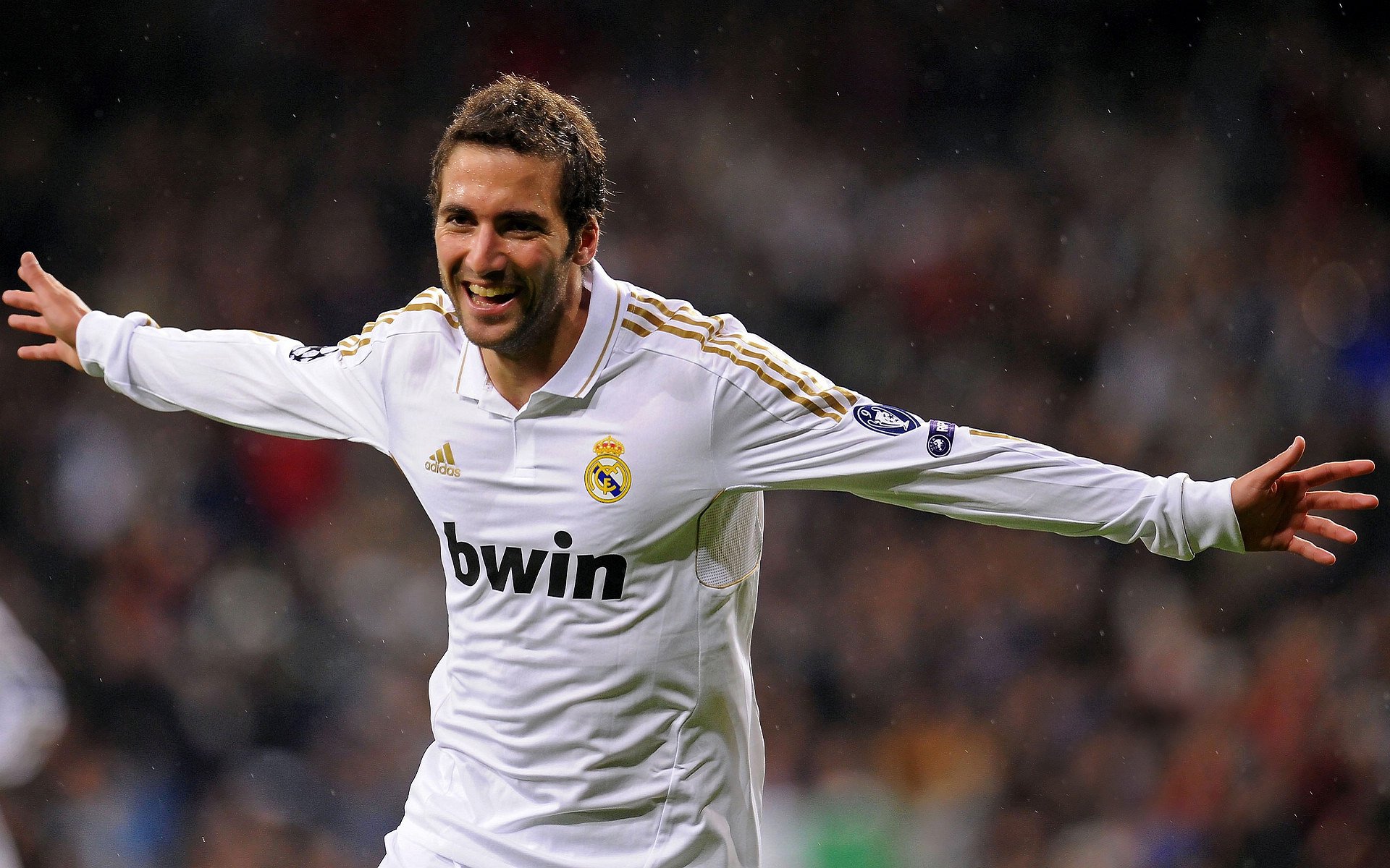 西甲“超级蒂姆”夺冠呼声高，豪门对决激烈