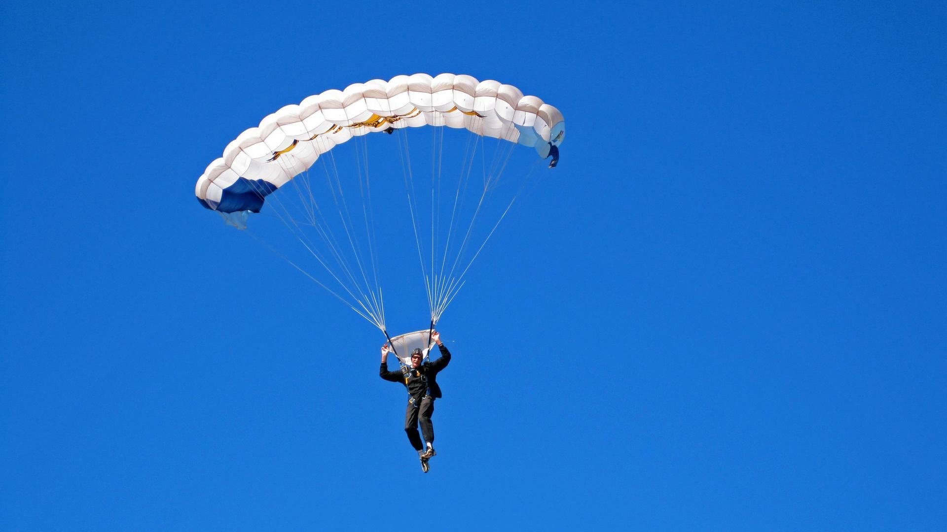 高压对抗：场上气氛紧张，双方拼尽全力，高压反应是什么原因